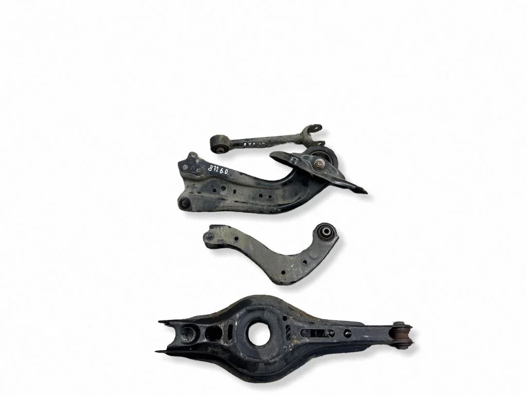 Rear upper control arm/wishbone – right
