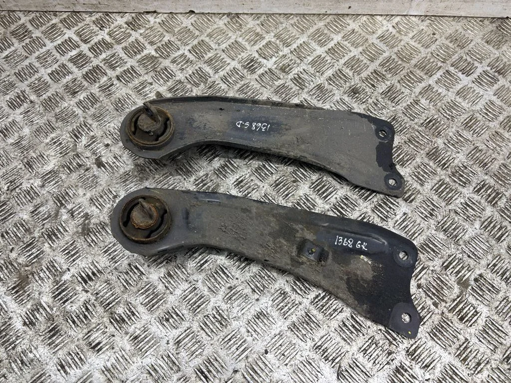 Rear upper control arm/wishbone – KIA Niro (2016-2022)