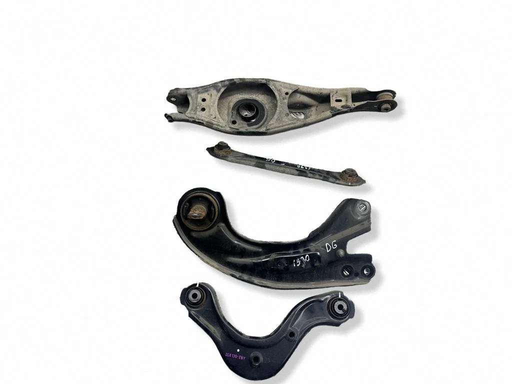 Rear upper control arm/wishbone – right