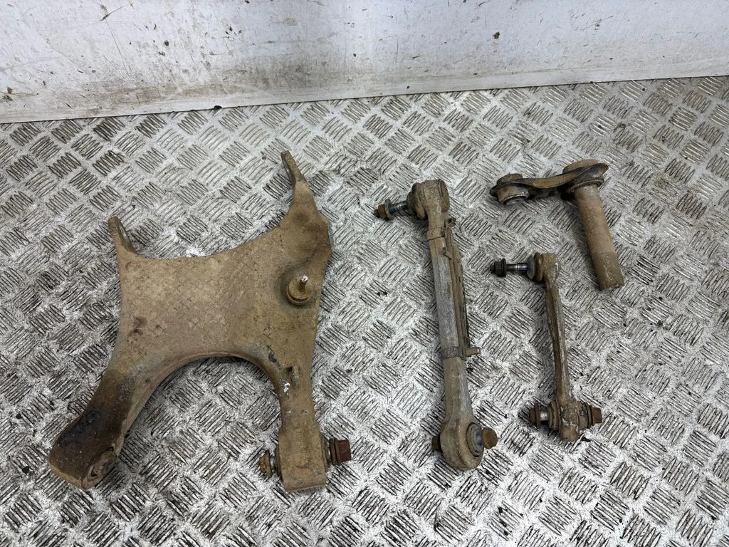 Rear upper control arm/wishbone – right