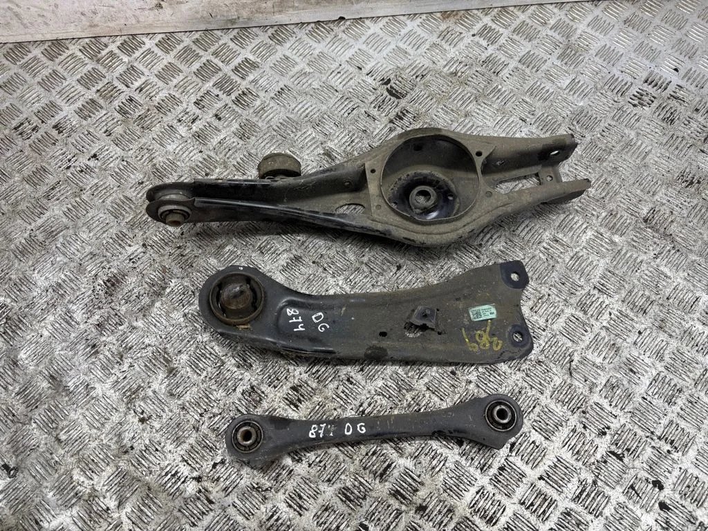 Rear upper control arm/wishbone 55280K4000