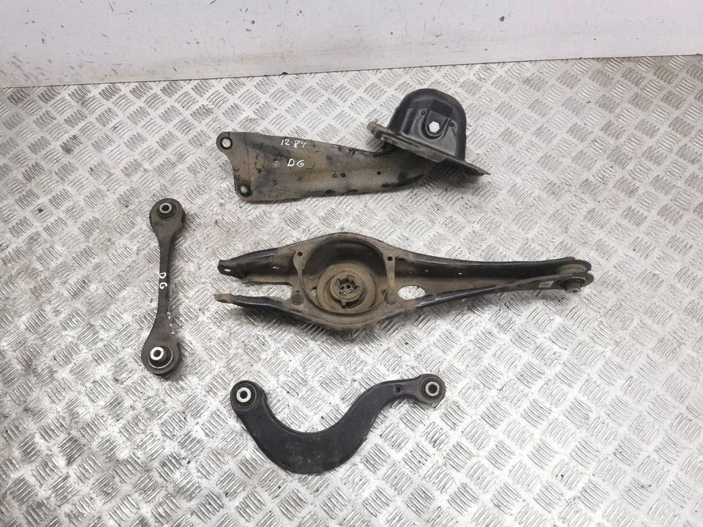Rear upper control arm/wishbone 5WA505311A