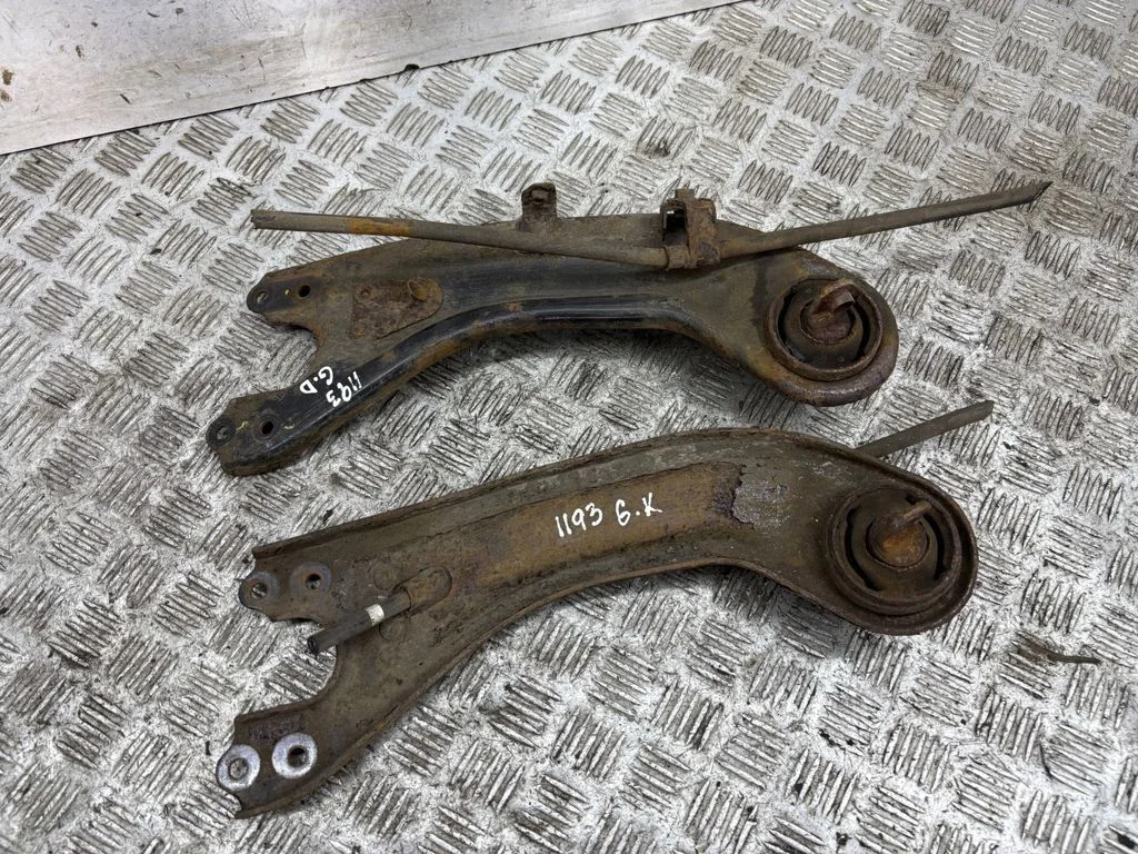 Rear upper control arm/wishbone
