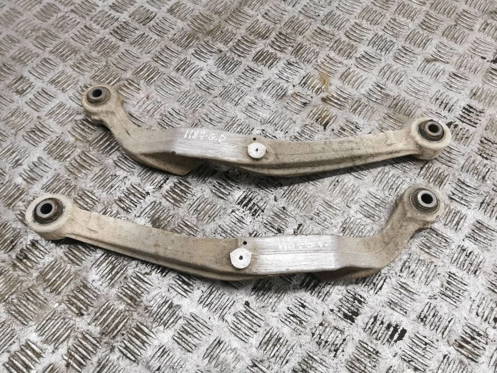 Rear upper control arm/wishbone