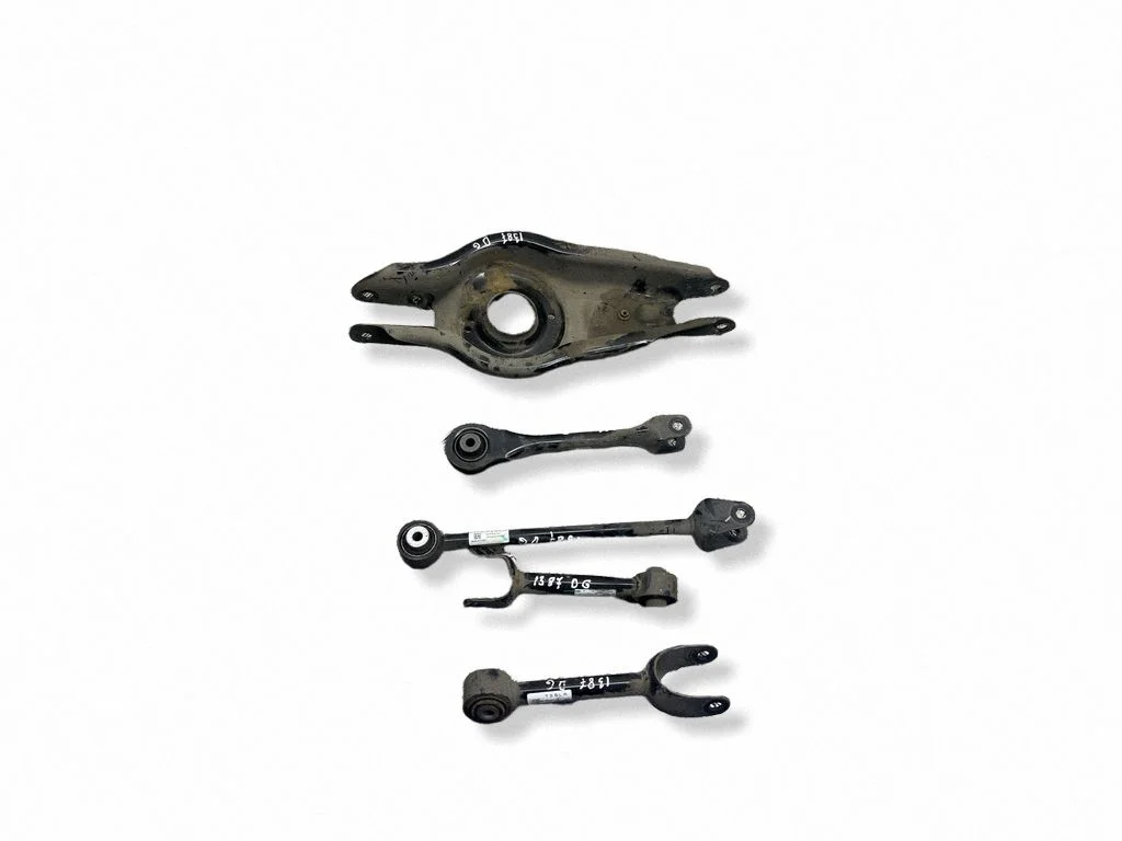 Rear upper control arm/wishbone – right