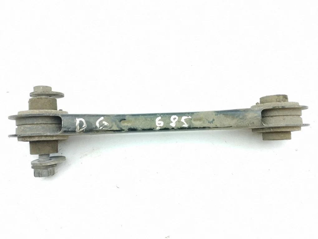 Tagumine ülemine õõtshoob – Volkswagen ID.3 (2019-)