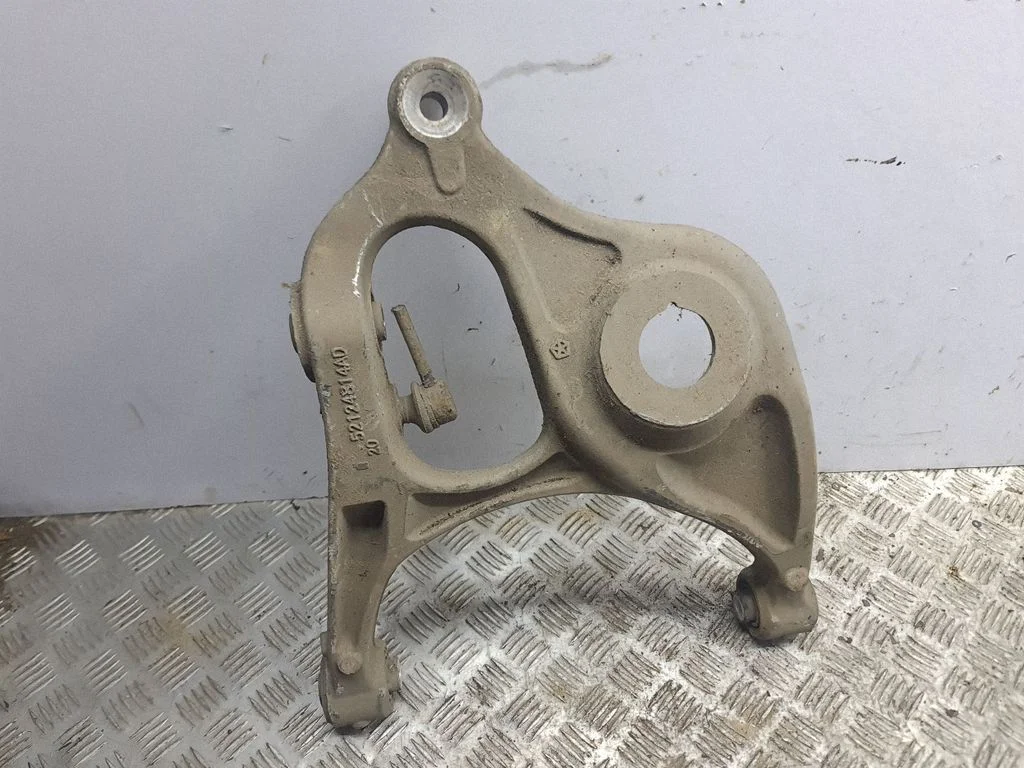 Rear upper control arm/wishbone – right