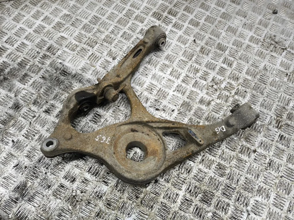 Rear upper control arm/wishbone – right