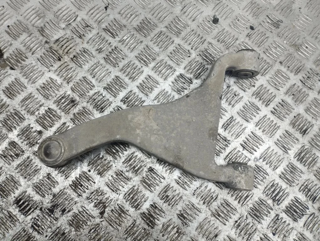 Rear upper control arm/wishbone – left