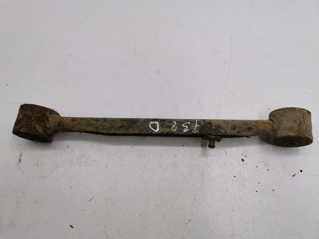 Rear upper control arm/wishbone – right