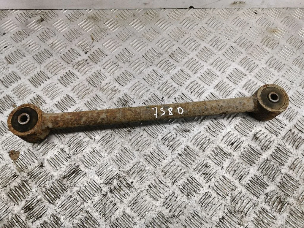 Rear upper control arm/wishbone – right