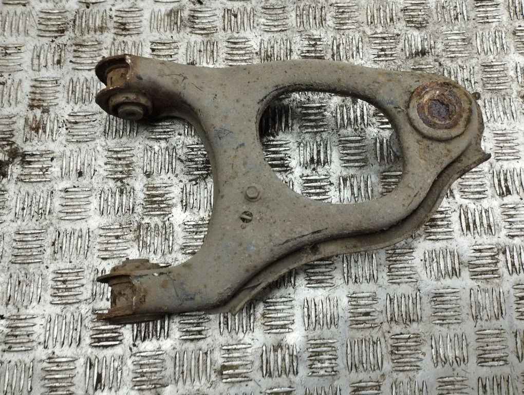 Tagumine ülemine õõtshoob – Honda Accord (2008-2016)