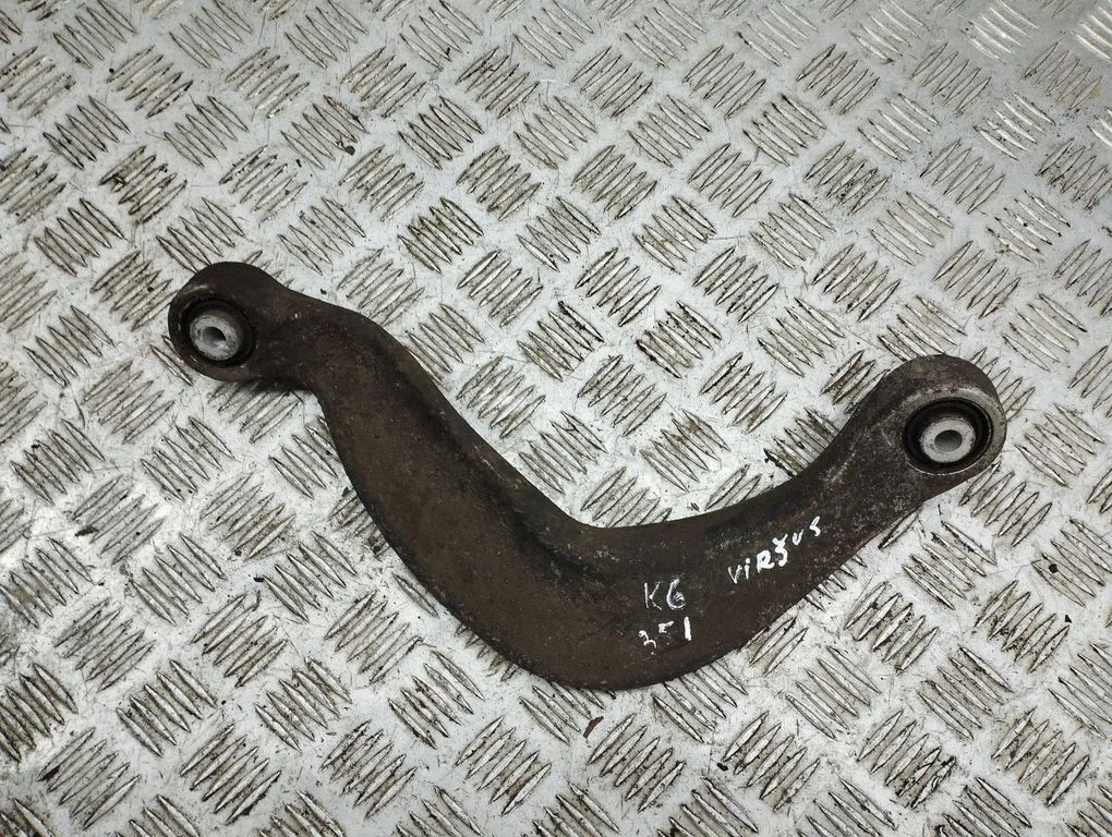 Rear upper control arm/wishbone – left