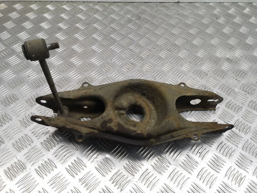 Rear upper control arm/wishbone – left