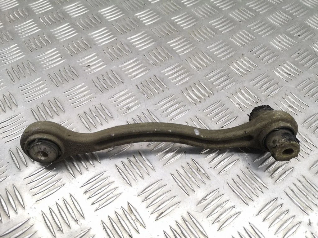 Rear upper control arm/wishbone – left