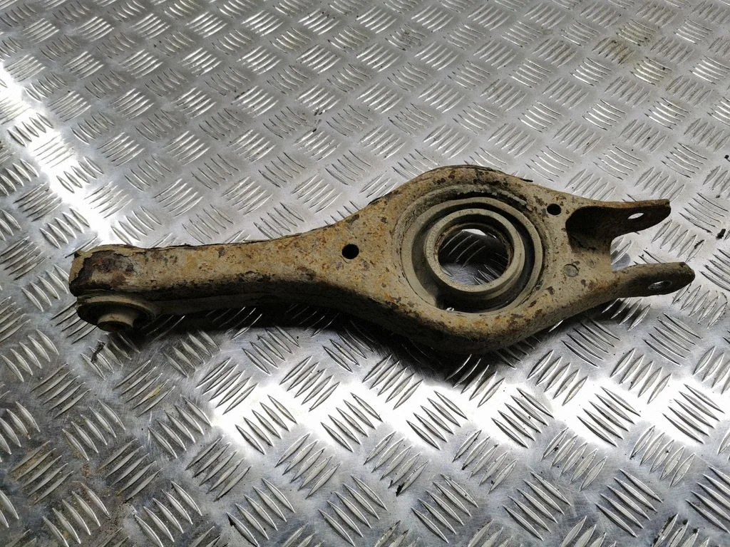 Rear upper control arm/wishbone – Hyundai i30 (2007-2012)