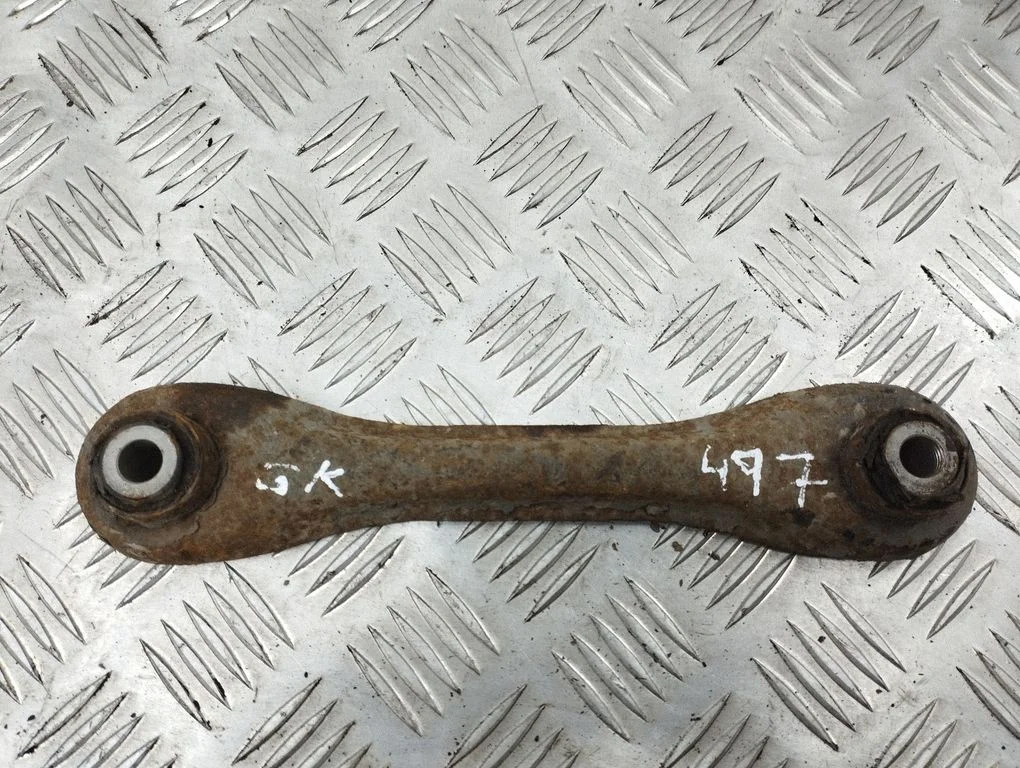 Rear upper control arm/wishbone – rear left