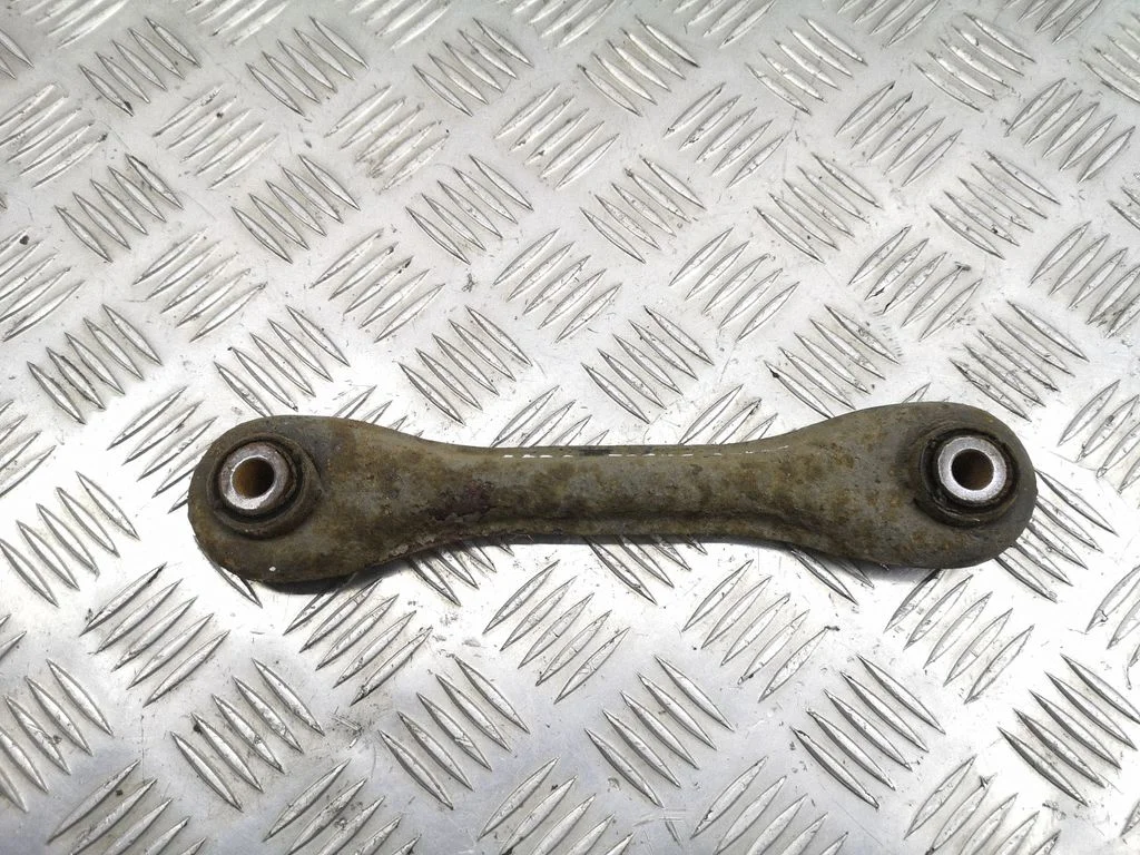 Rear upper control arm/wishbone – right