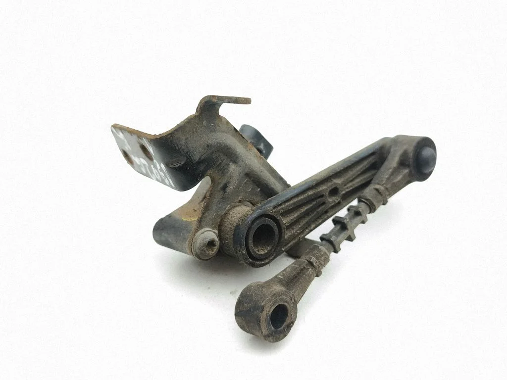 Rear air suspension level height sensor L8A23C279BA