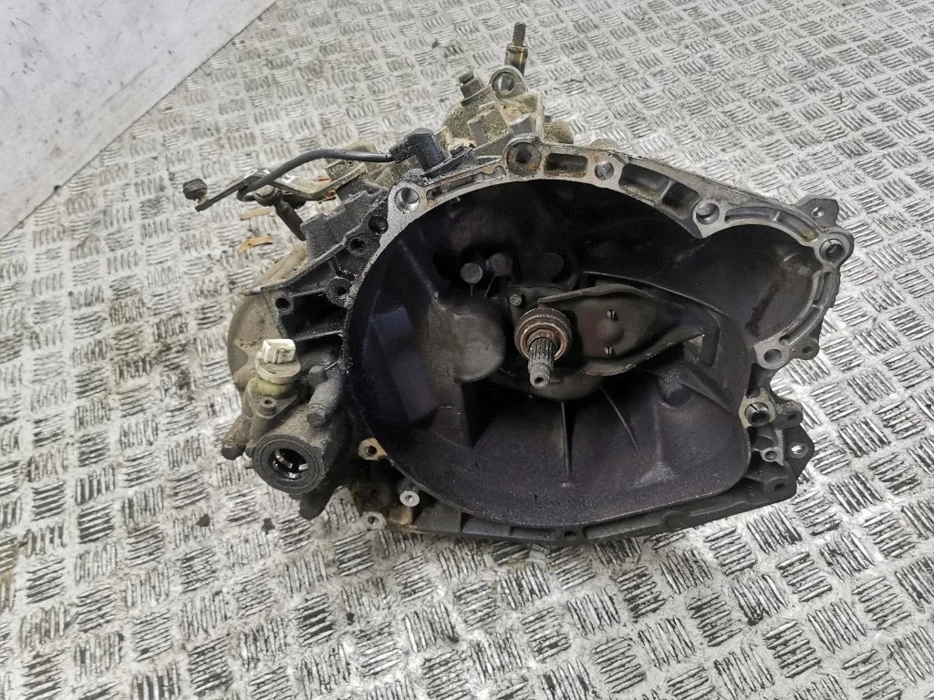 Mehāniskā 5 pārnesumu ātrumkārba 288039TB