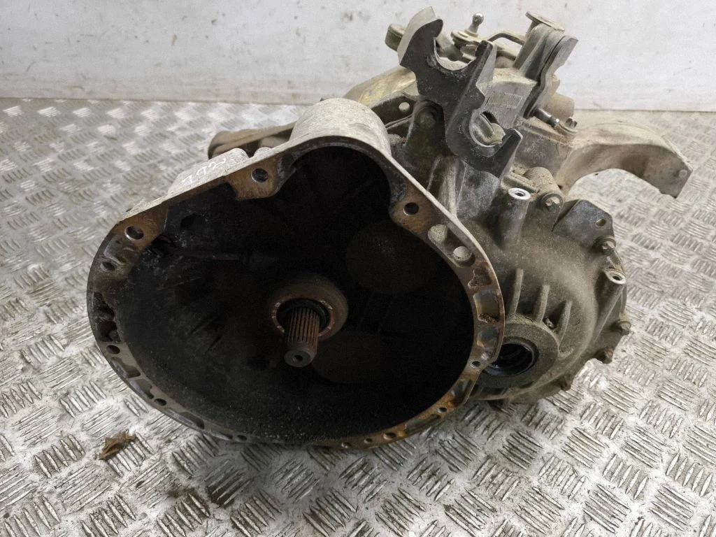 Manual 5 speed gearbox