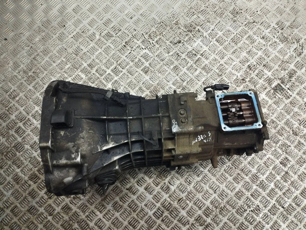 Manual 5 speed gearbox