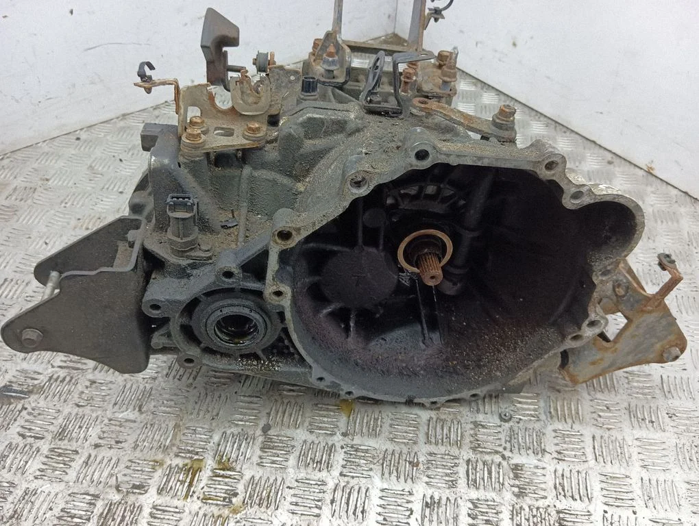 Manual 5 speed gearbox