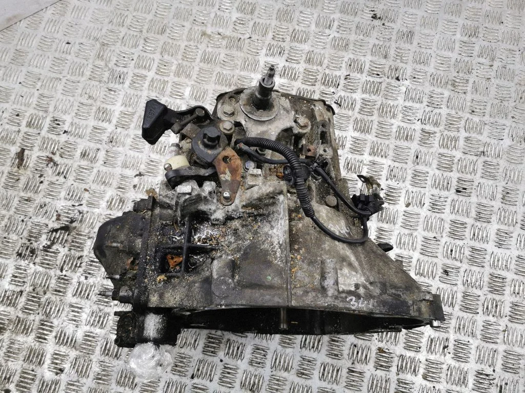 Manual 5 speed gearbox