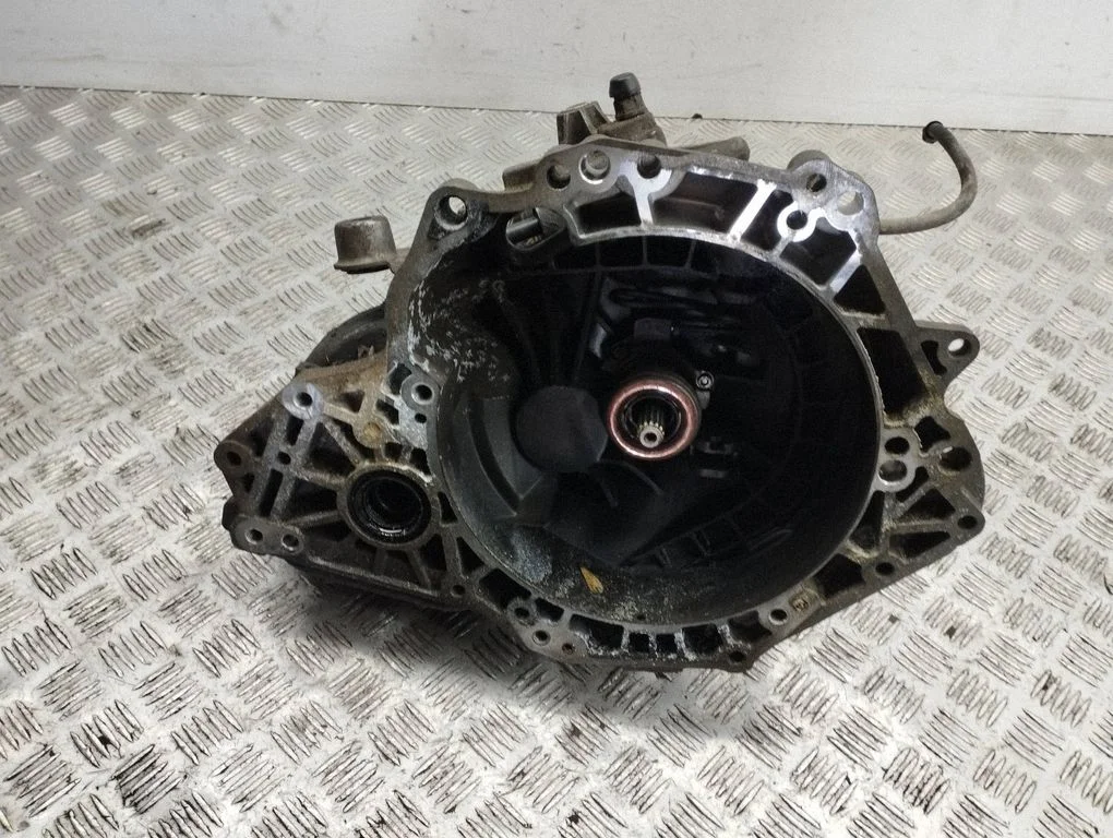 Manual 5 speed gearbox