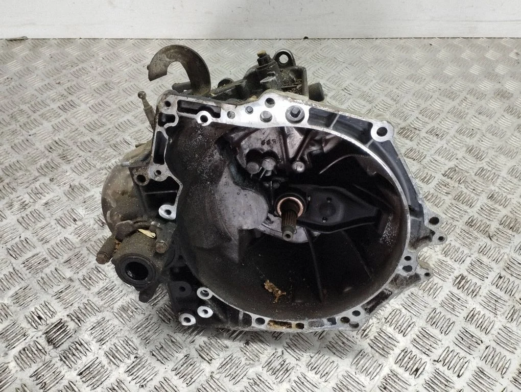 Manual 5 speed gearbox 20DP77