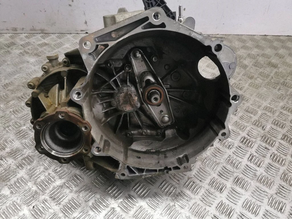 Manual 6 speed gearbox