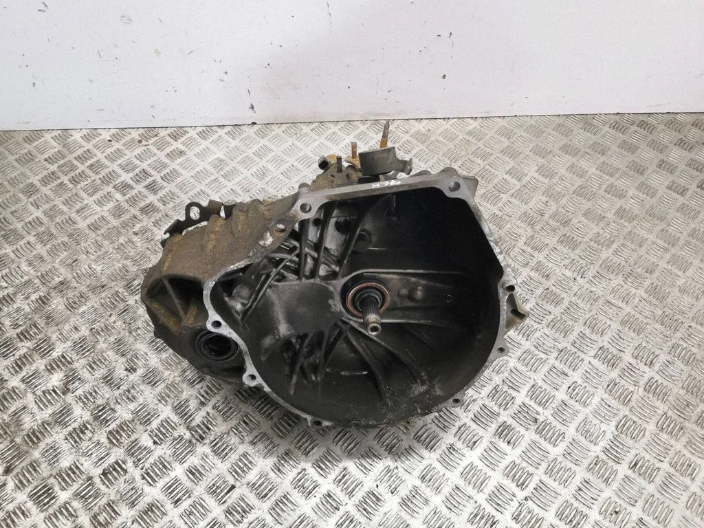 Mehaaniline 6-käiguline käigukast M0J7