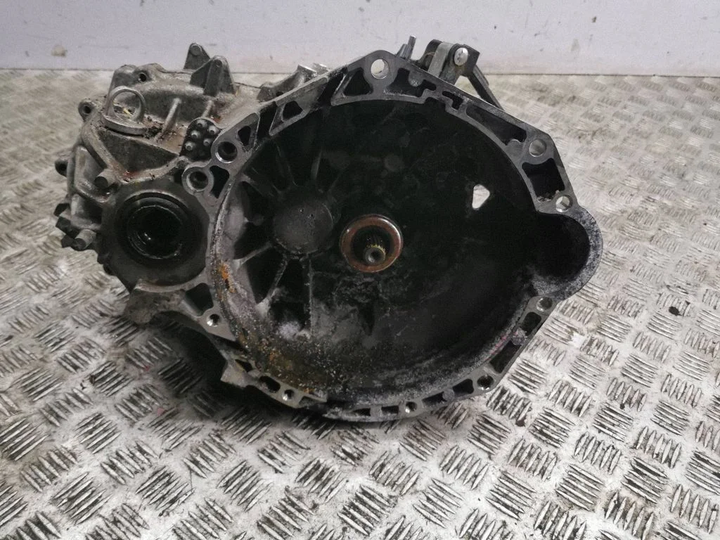 Manual 6 speed gearbox FNJ6