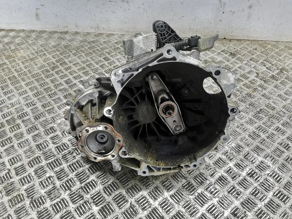 Manual 6 speed gearbox