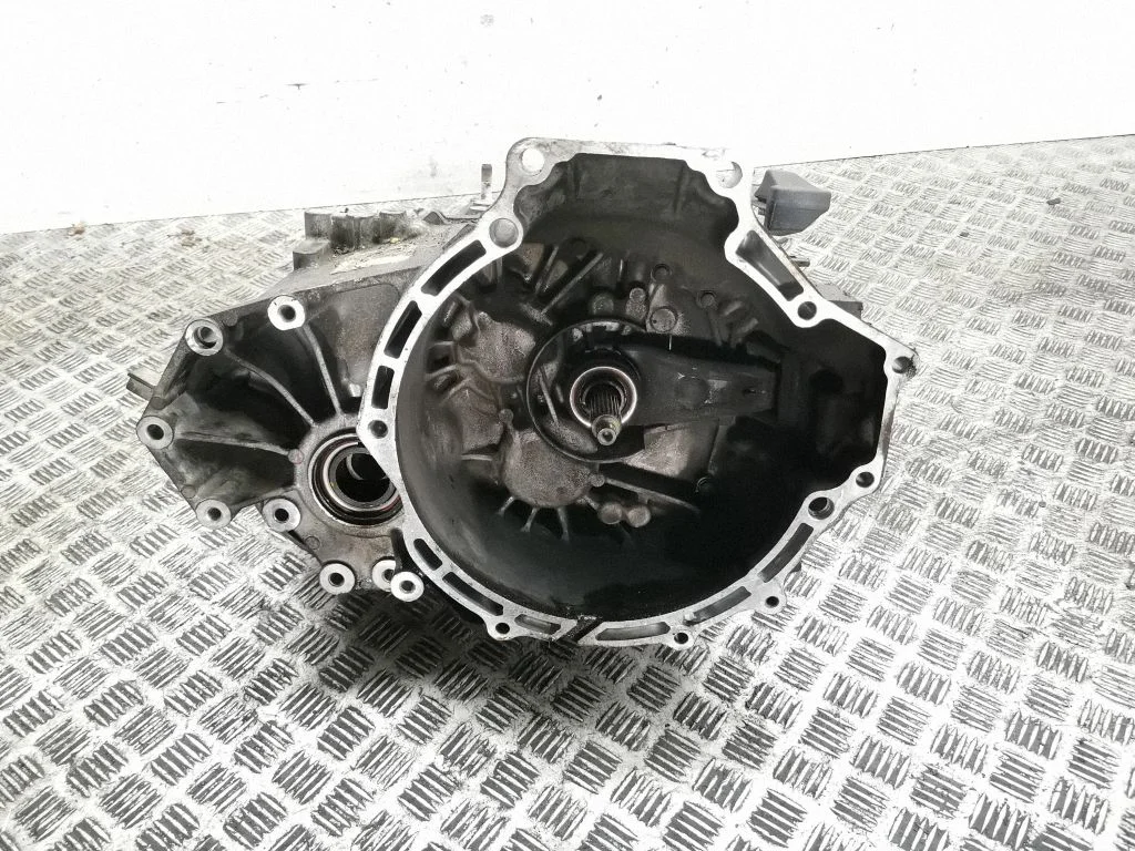 Manual 6 speed gearbox