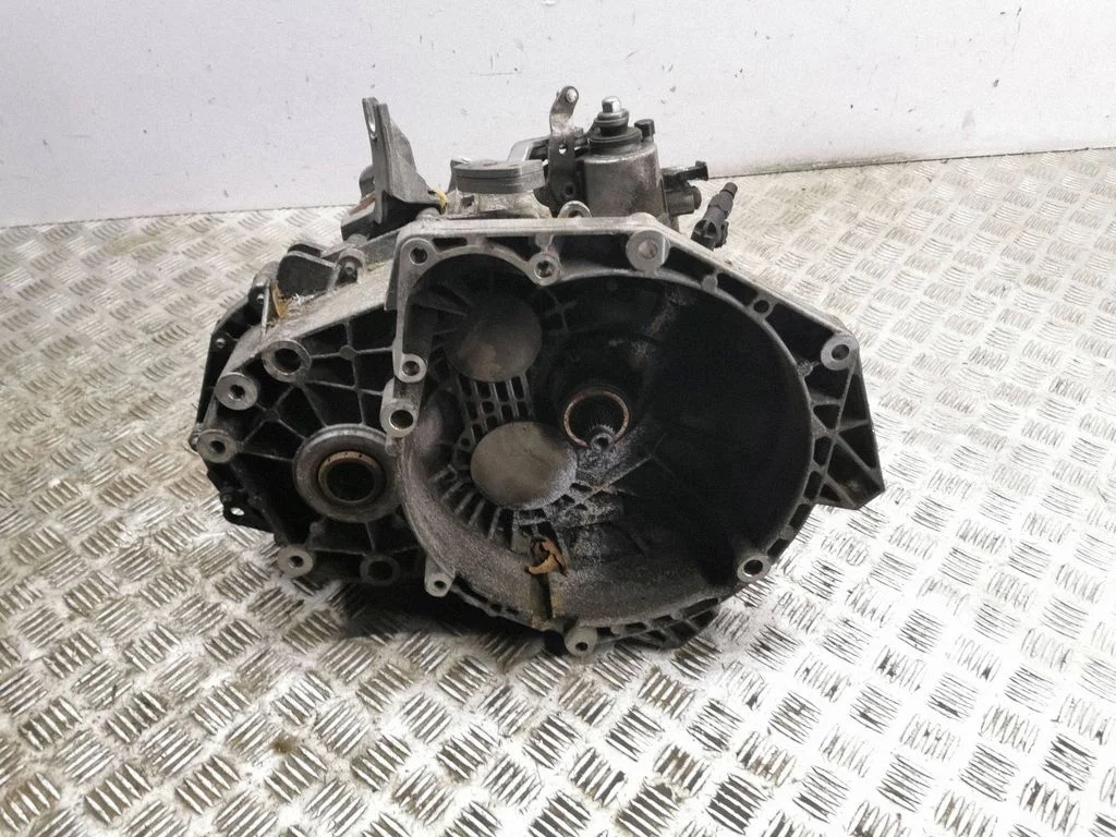 Manual 6 speed gearbox