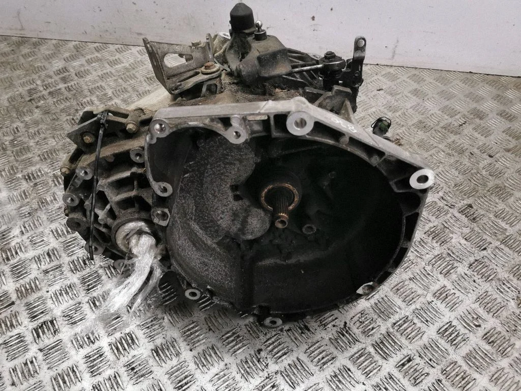 Manual 6 speed gearbox