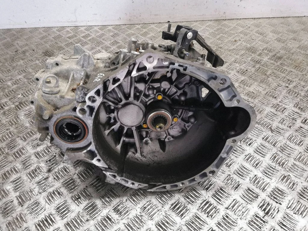 Manual 6 speed gearbox
