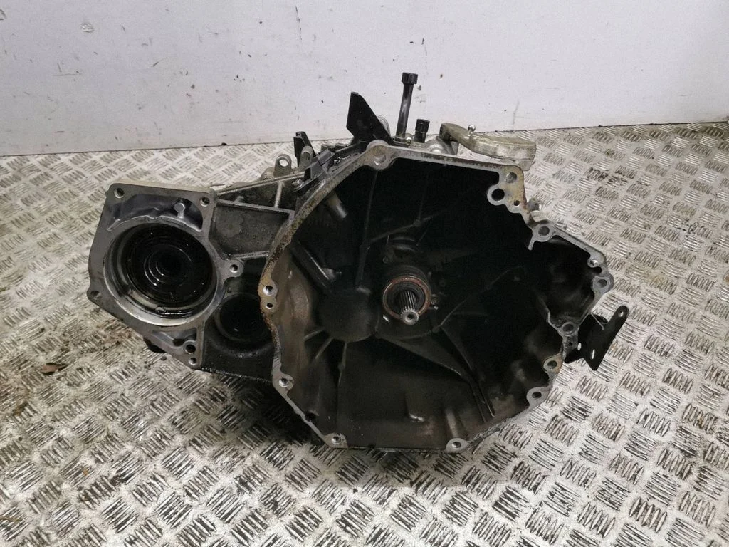 Manual 6 speed gearbox 4BR7D