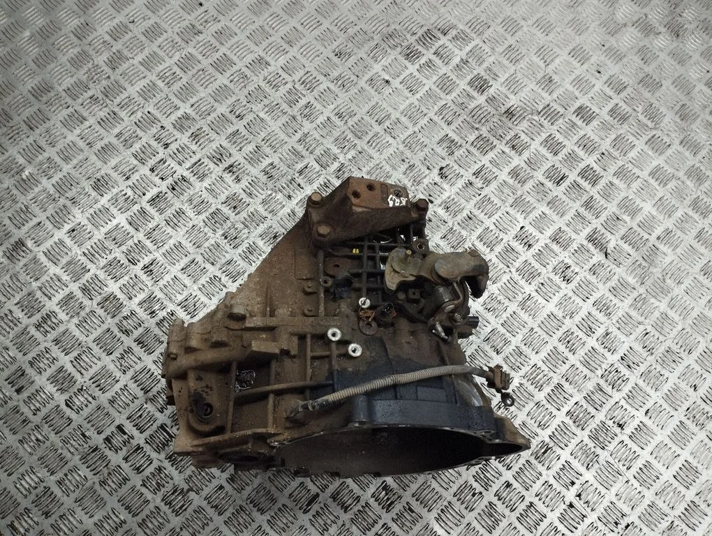 Manual 6 speed gearbox WBJ6K