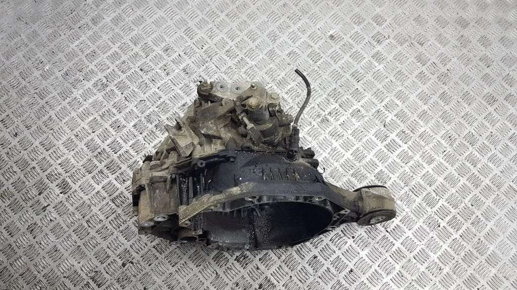 Manual 6 speed gearbox 110771563C