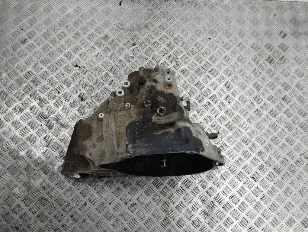Manual 6 speed gearbox EYF0