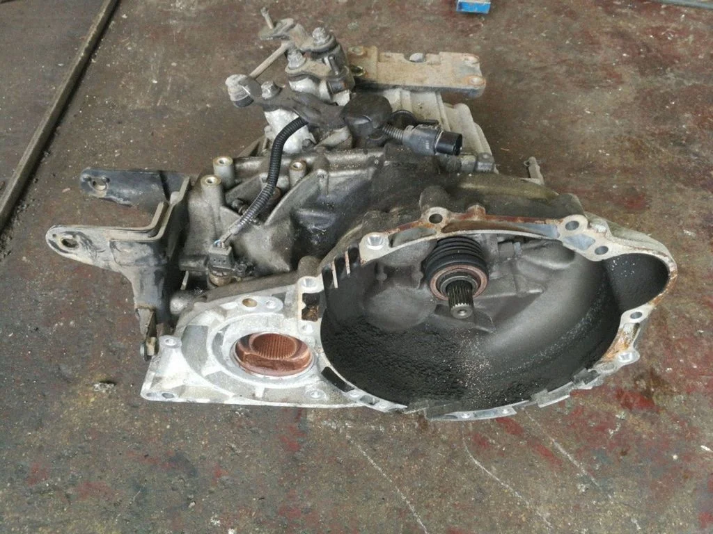Manual 6 speed gearbox