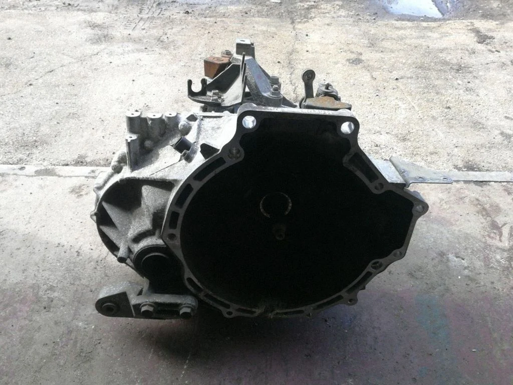Manual 6 speed gearbox