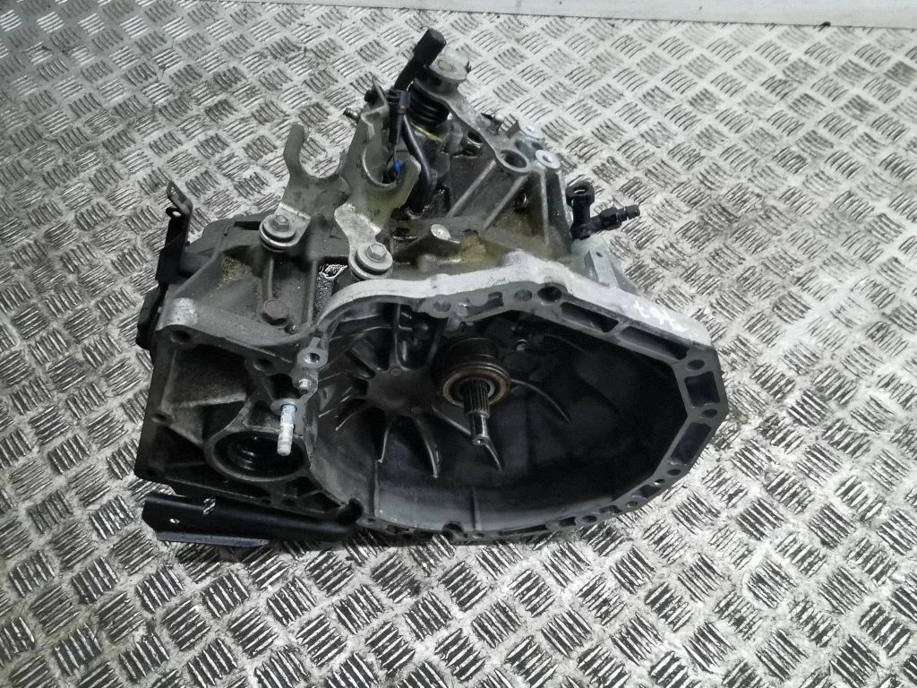 Manual 6 speed gearbox