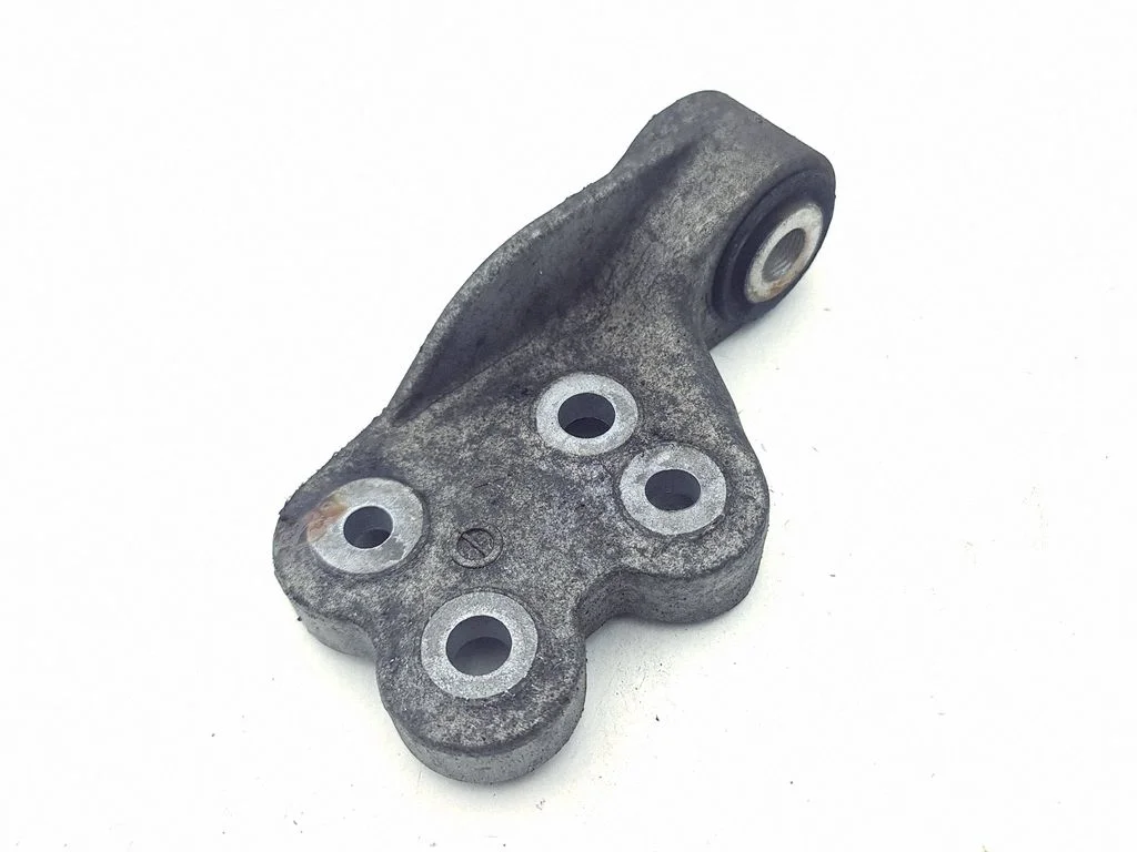 Gearbox mounting bracket