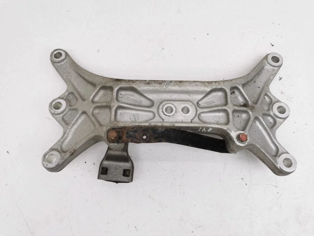 Gearbox mounting bracket