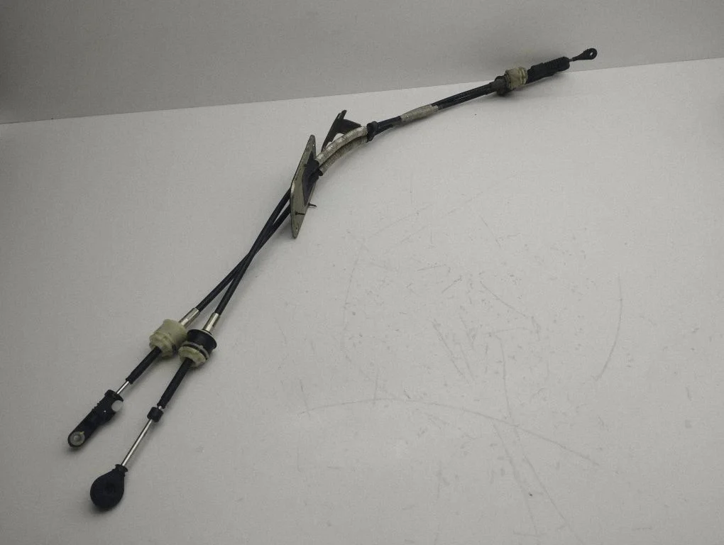 Gear shift cable linkage 050300008L1