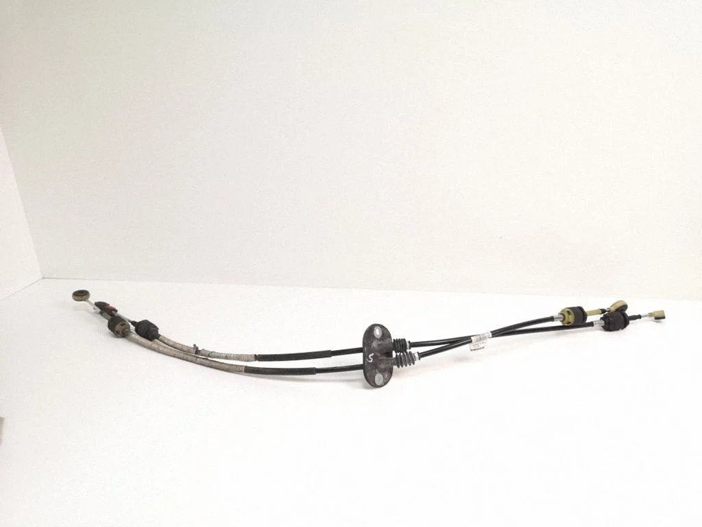 Gear shift cable linkage AV6R7E395GA