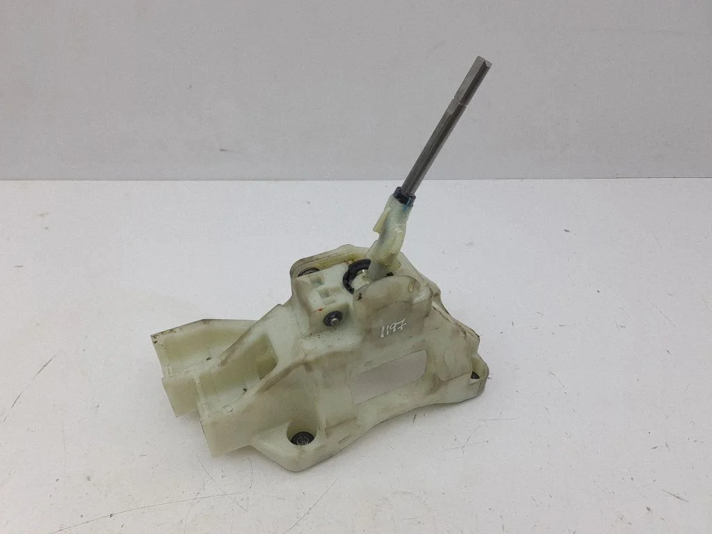 Gear selector mechanism